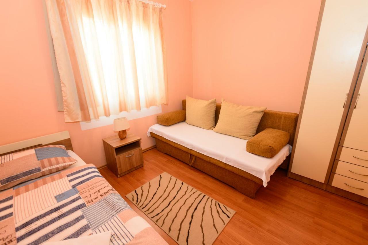 Apartments Maris Starigrad Paklenica Exterior foto